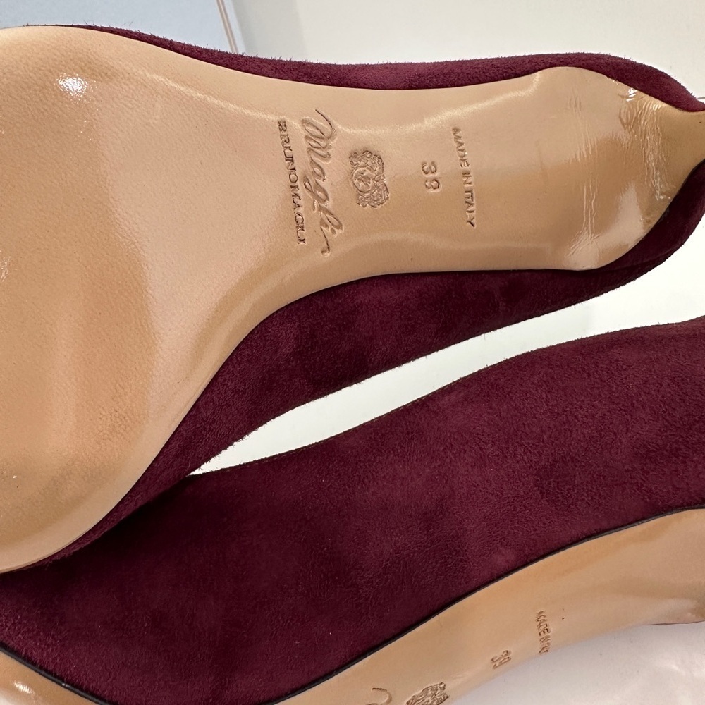 Bruno Magli Allegra 85 Pumps Size 39 Pointy Toe Suede Stiletto Classic NEW - Picture 11 of 12